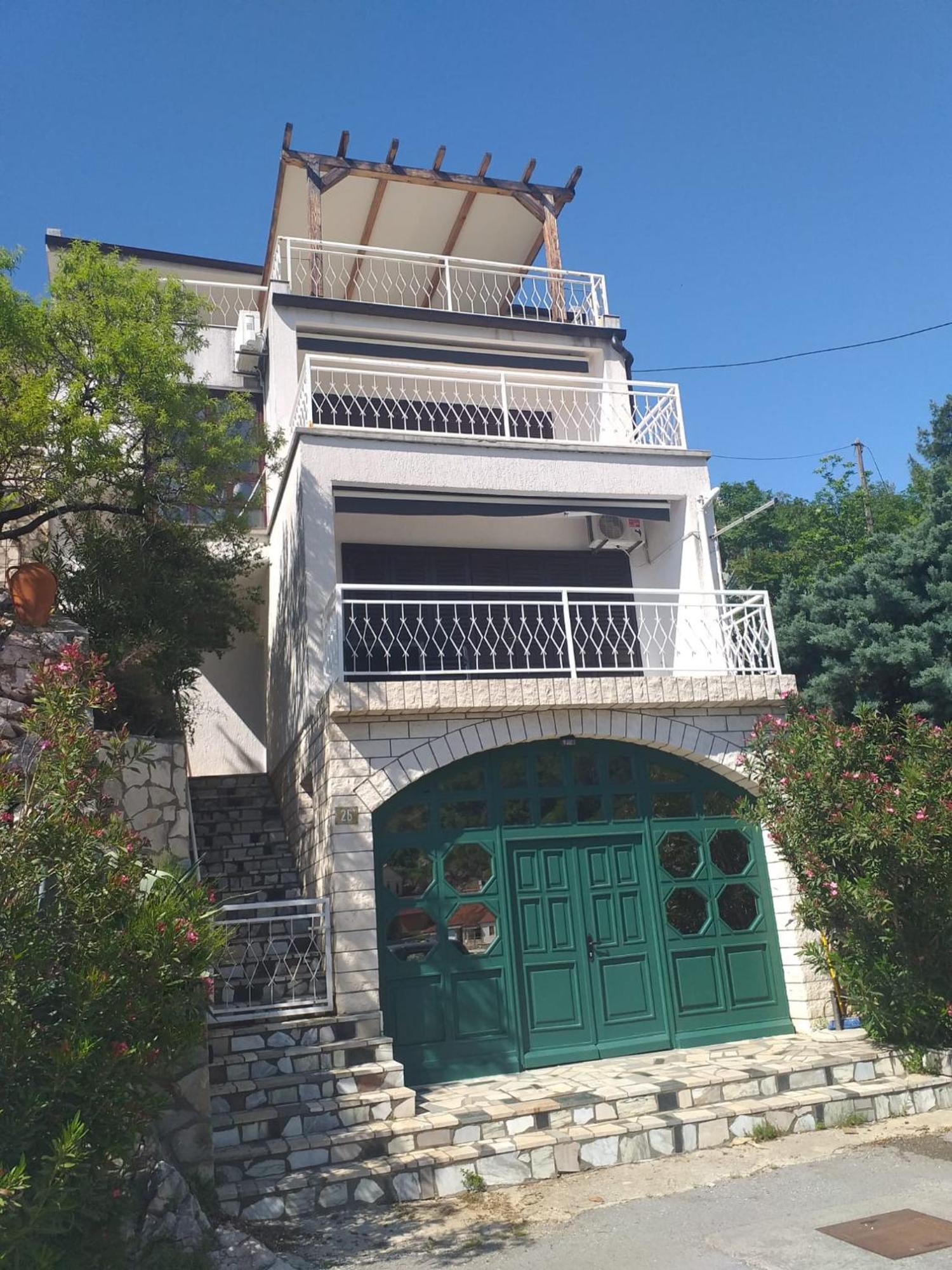 Apartmani Pulic Сен Екстериор снимка
